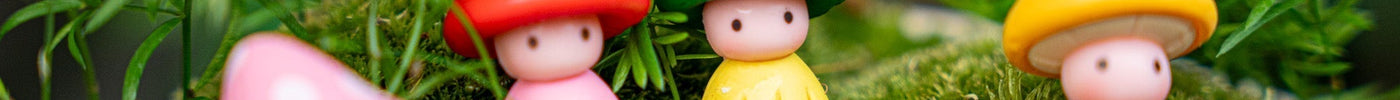 miniature figurine Toads